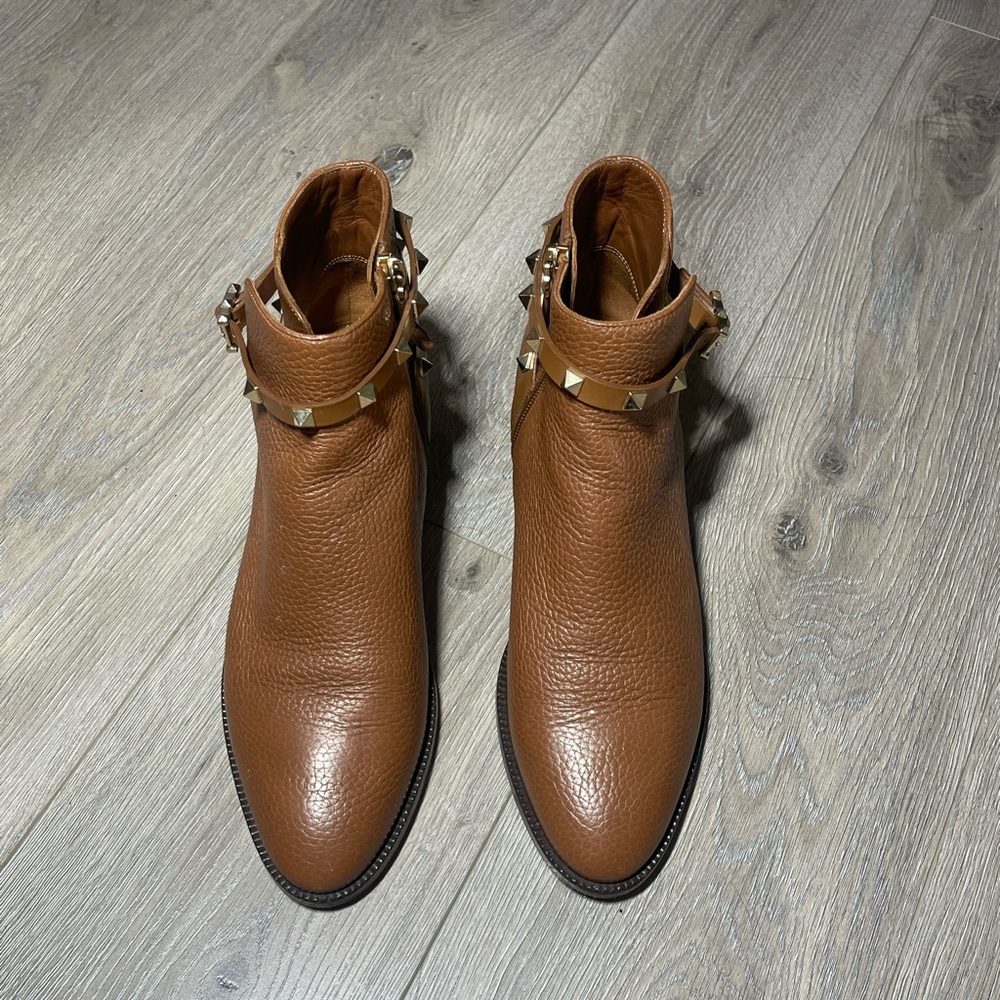 Valentino Garavani Rockstud Leather Ankle Boots. sz 39.